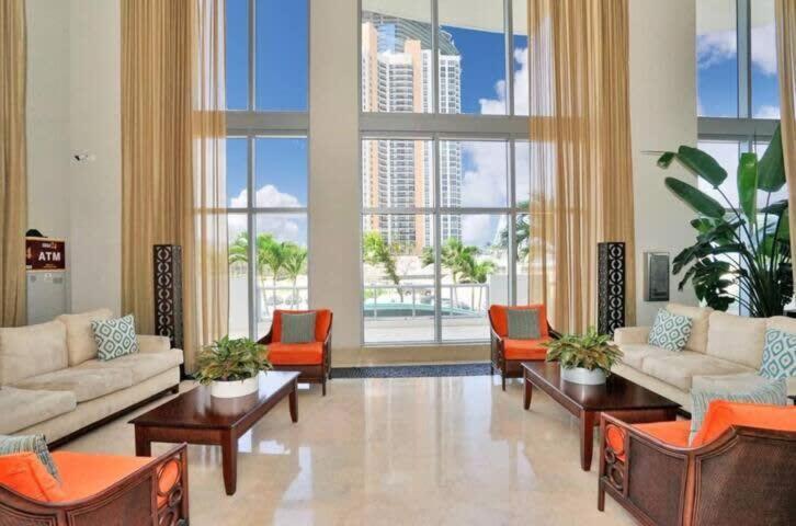 1Br Apartment With Beautiful View Sunny Isles Beach Exterior foto